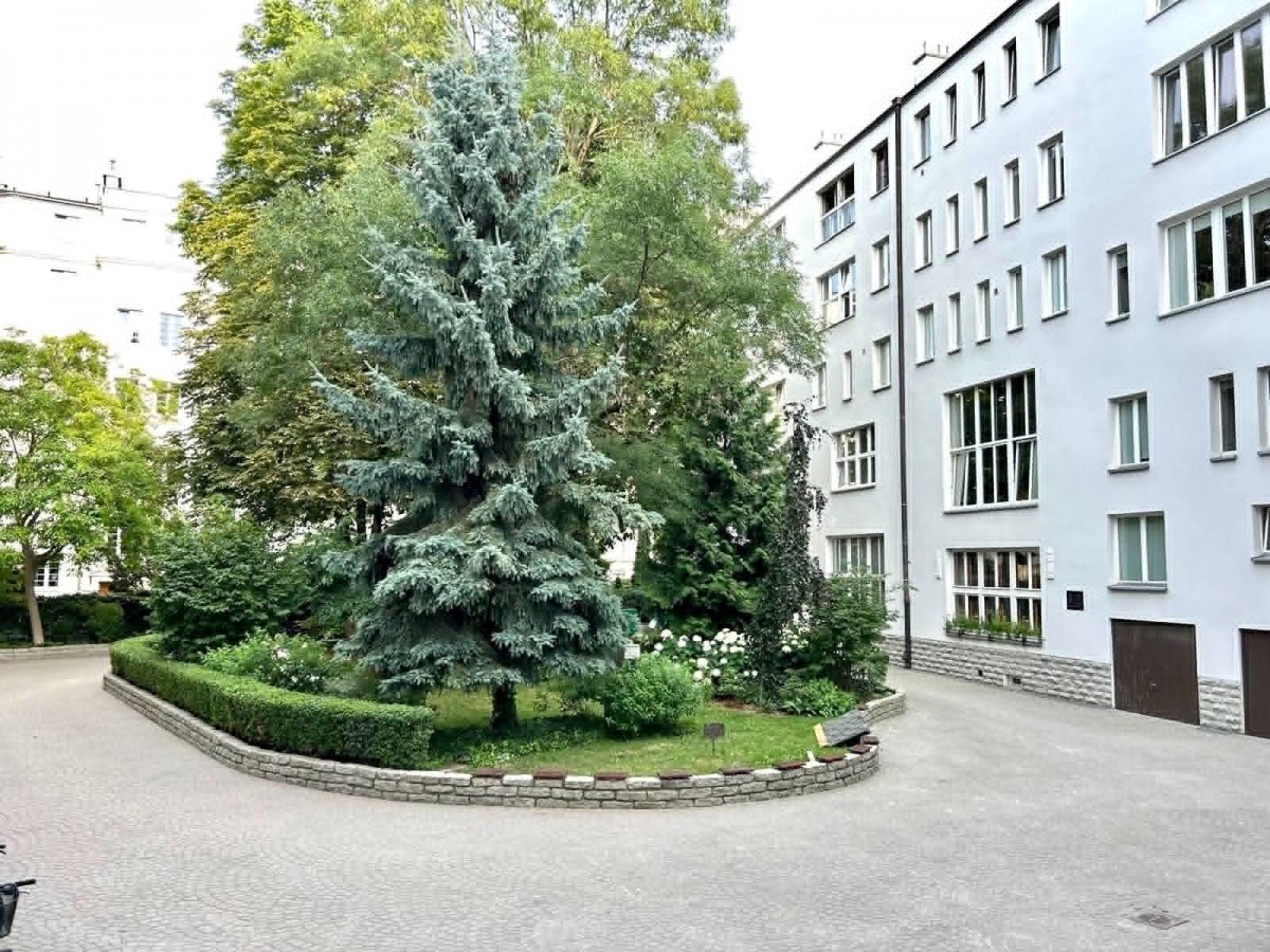 Warszawa · ul. Filtrowa — 32