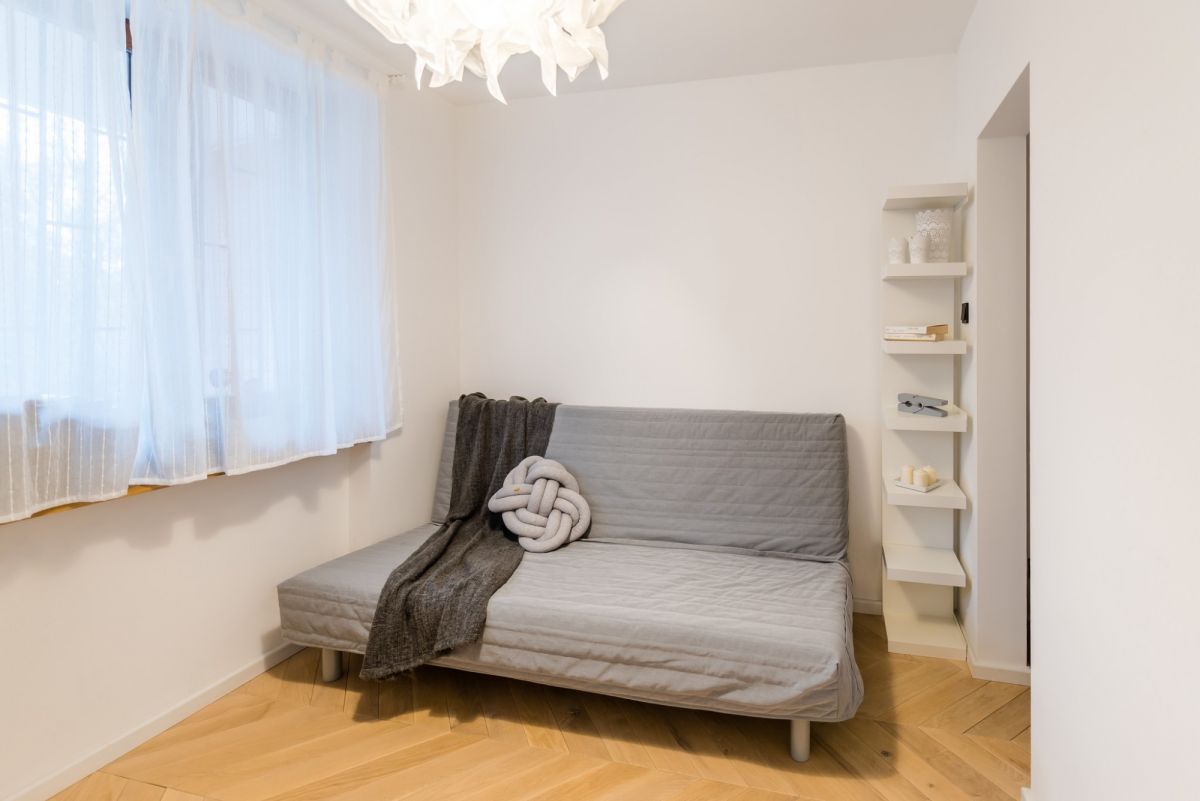 Warszawa · ul. Migdałowa — 30