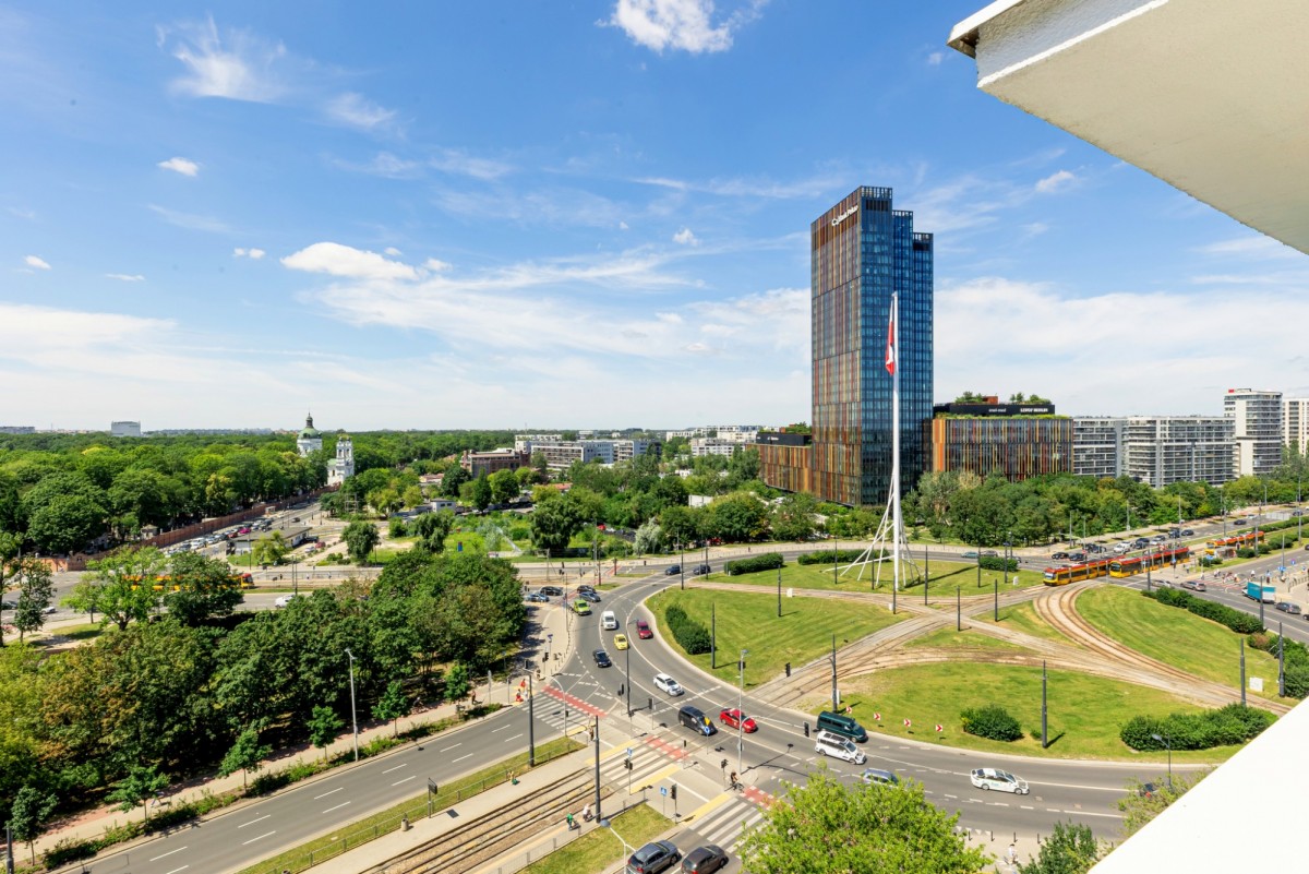 Warszawa · al. Aleja Jana Pawła II — 19