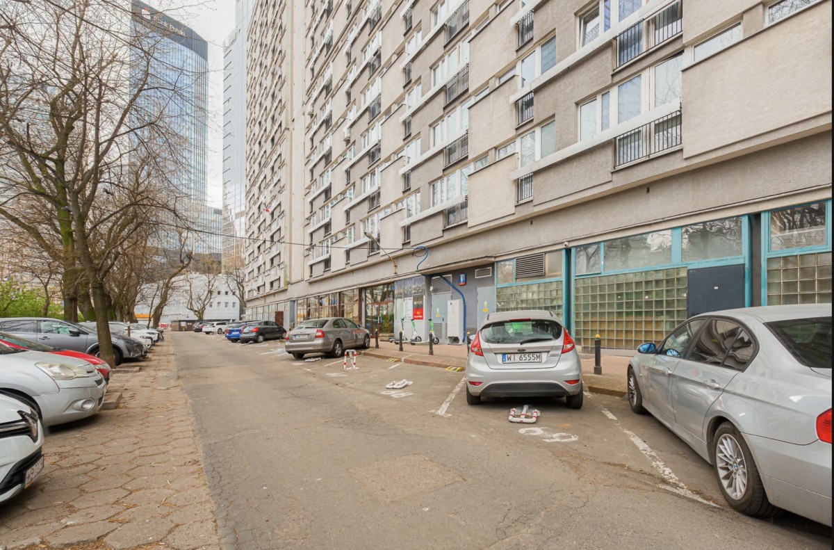 Warszawa · ul. Grzybowska — 11