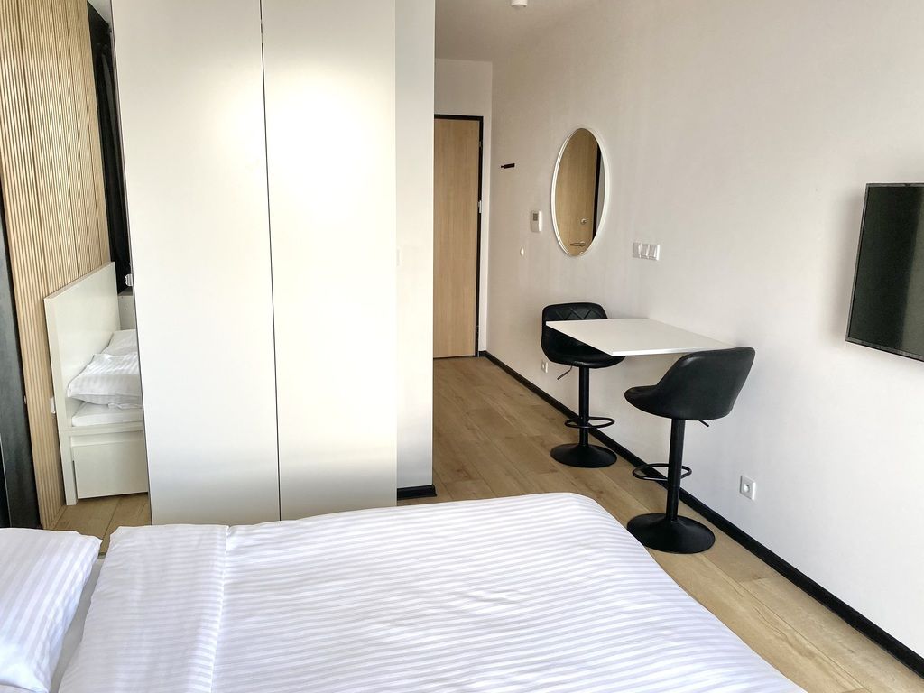 Warszawa · ul. Wiktoryn — 3