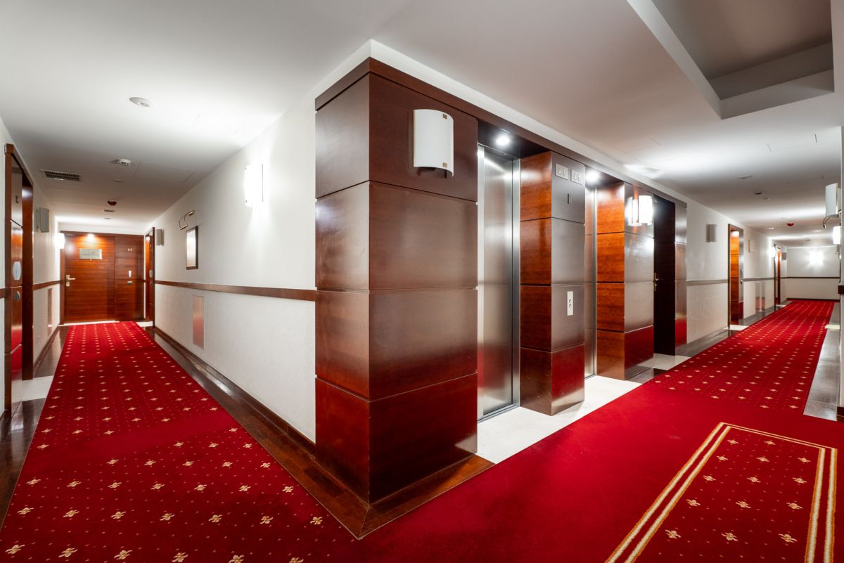 Warszawa · ul. Bagno — 8
