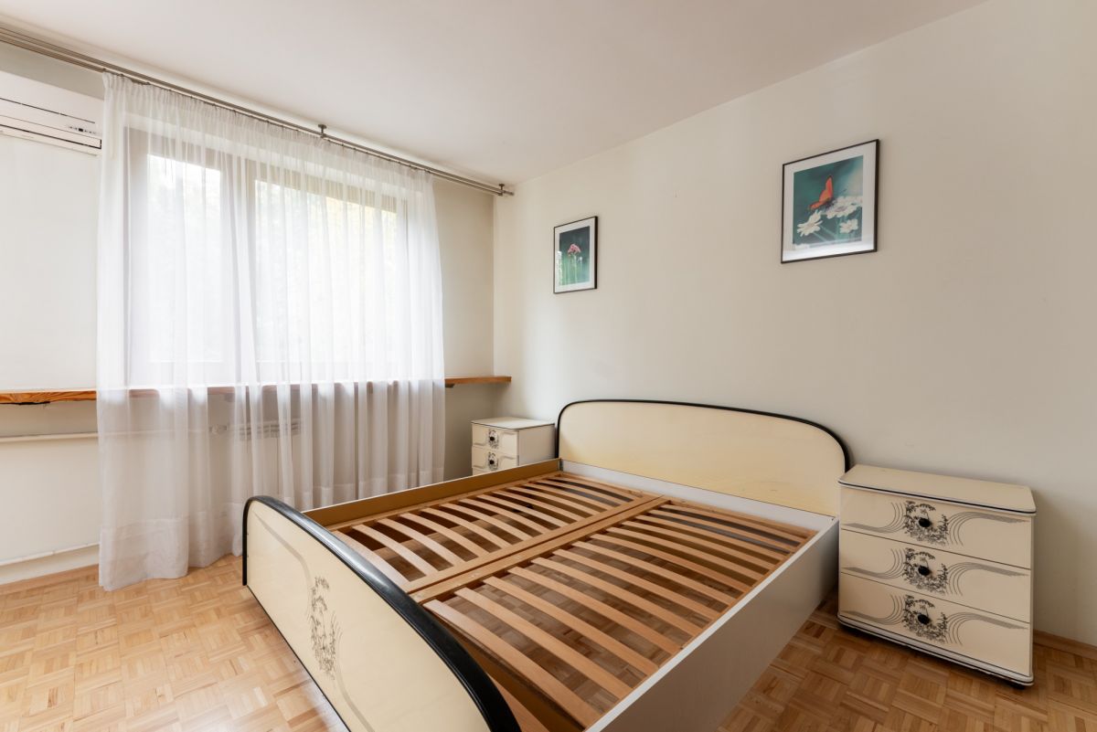 Warszawa · ul. Migdałowa — 16