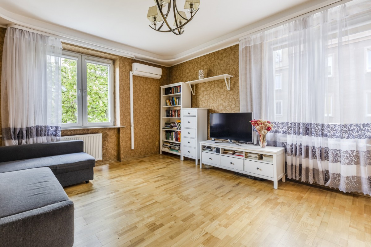 Warszawa · ul. Bertolta Brechta — 3