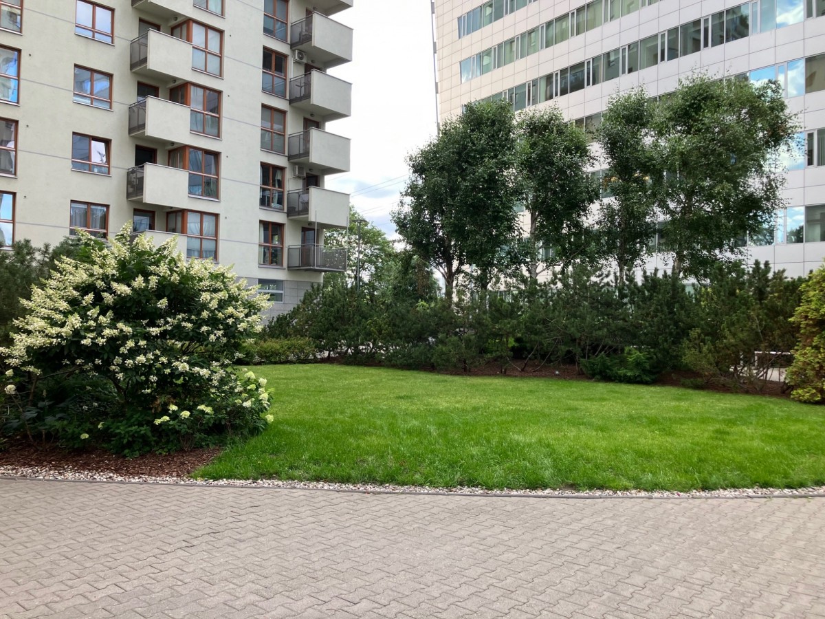 Warszawa · al. Aleja Wyścigowa — 14