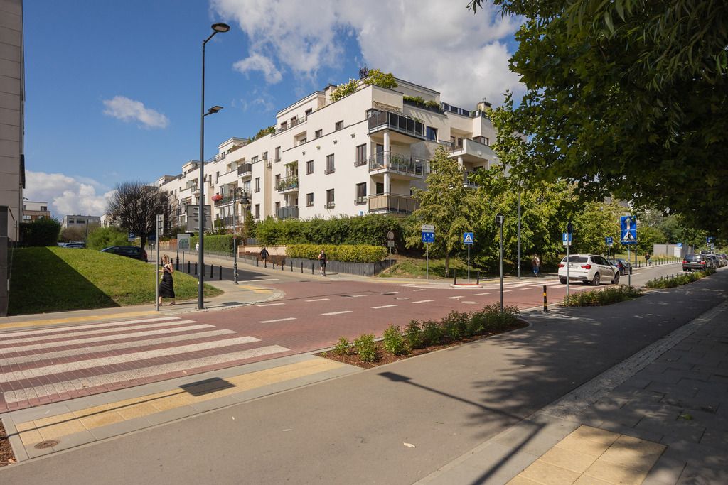 Warszawa · ul. Prymasa Augusta Hlonda — 18