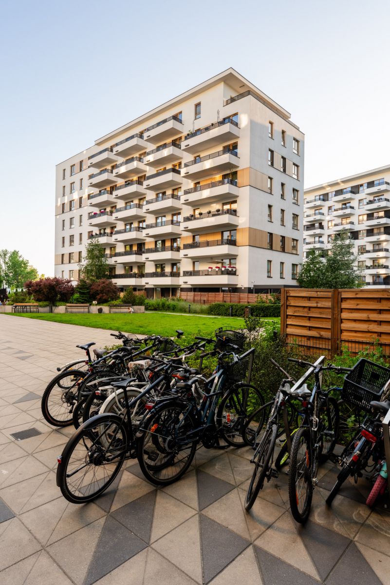 Warszawa · ul. Komputerowa — 37