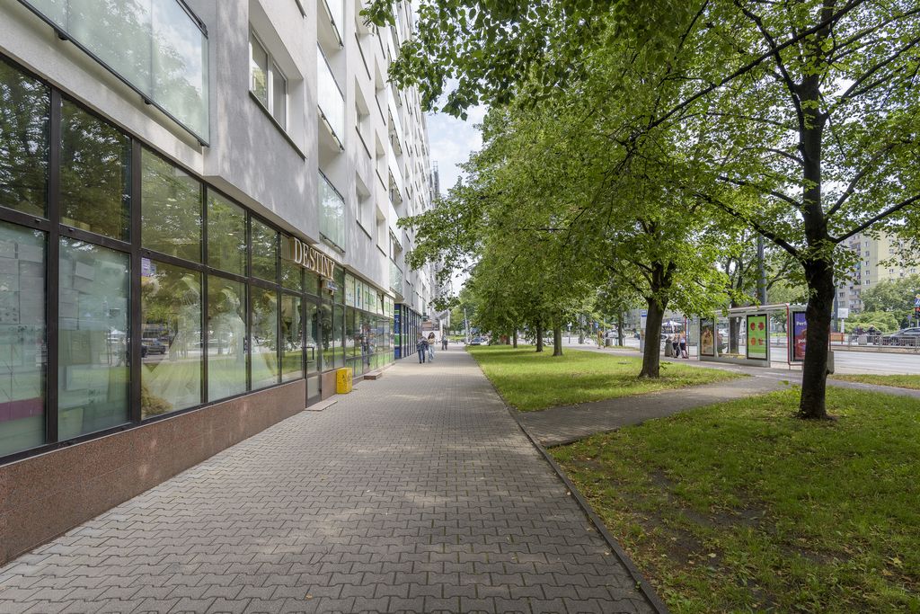 Warszawa · al. Aleja Jana Pawła II — 16