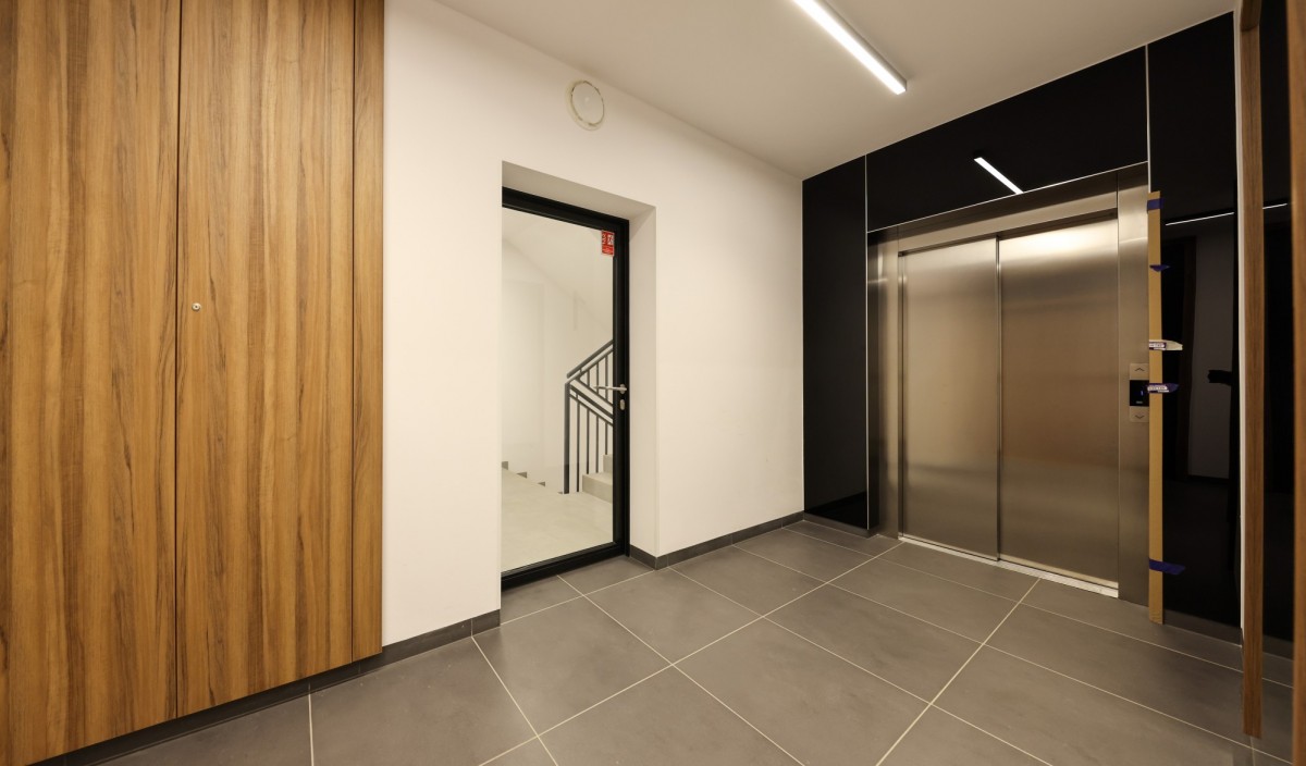 Warszawa · ul. Śródziemnomorska — 16