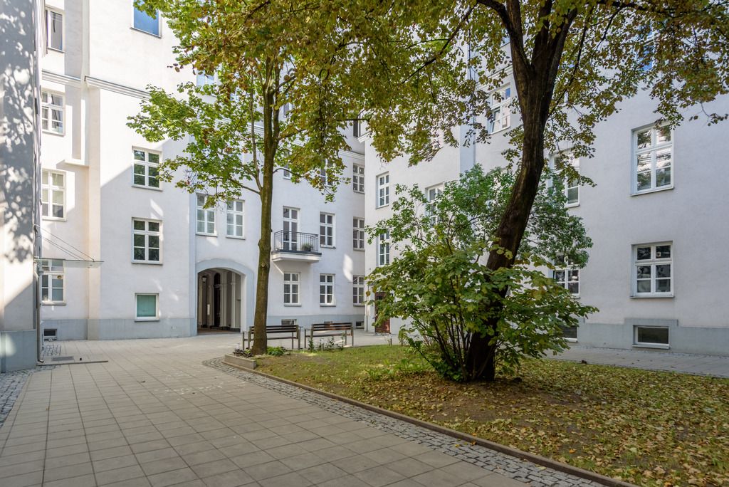 Warszawa · ul. Poznańska — 11