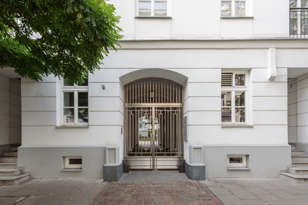 Warszawa · ul. Poznańska — 14
