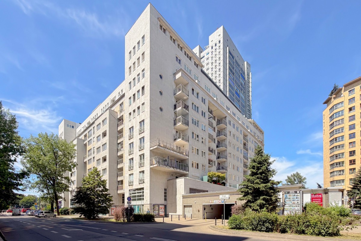 Warszawa · al. Aleja Jana Pawła II — 20