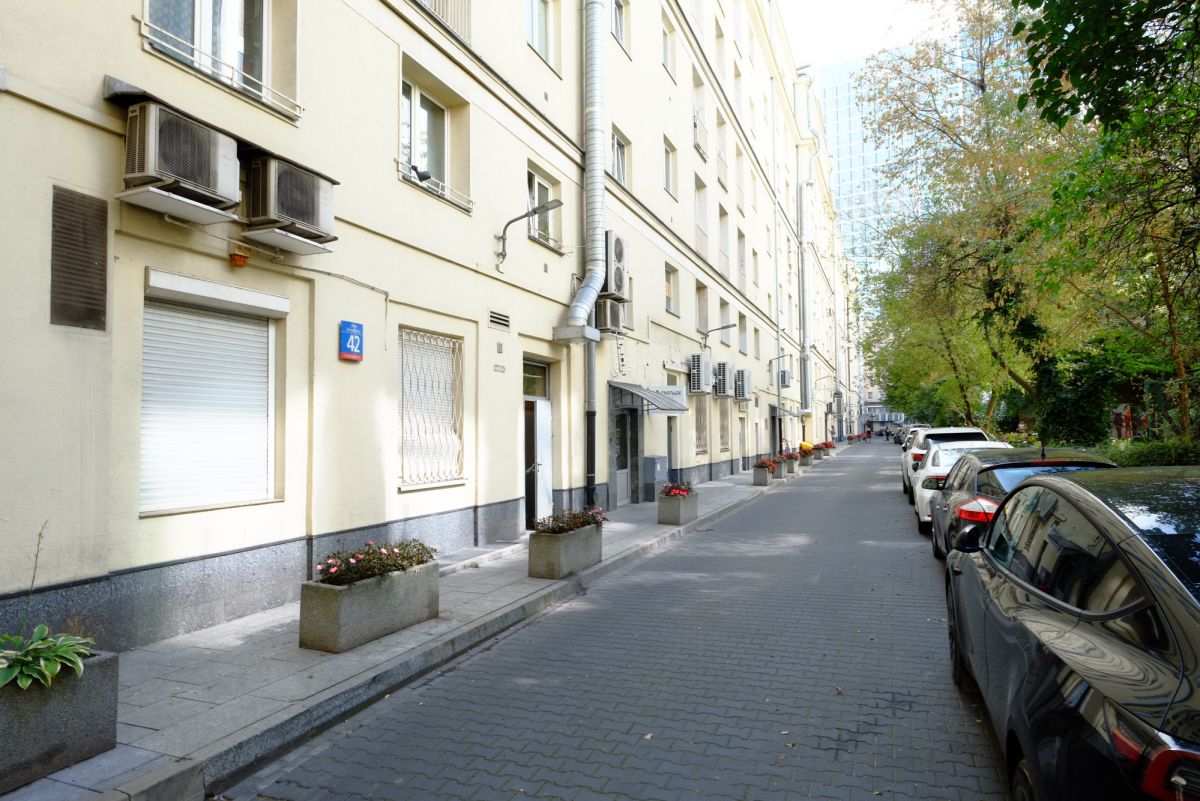 Warszawa · ul. Krucza — 11