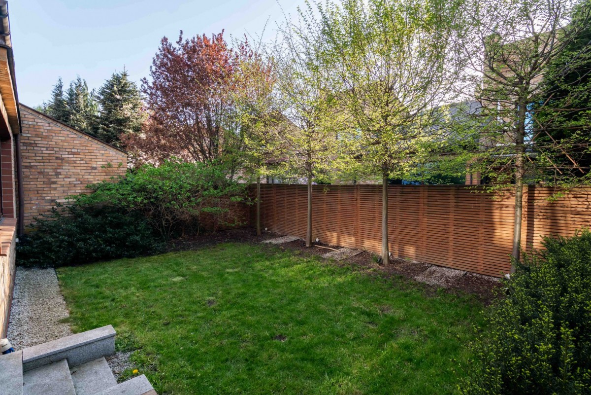 Warszawa · ul. Algierska — 35
