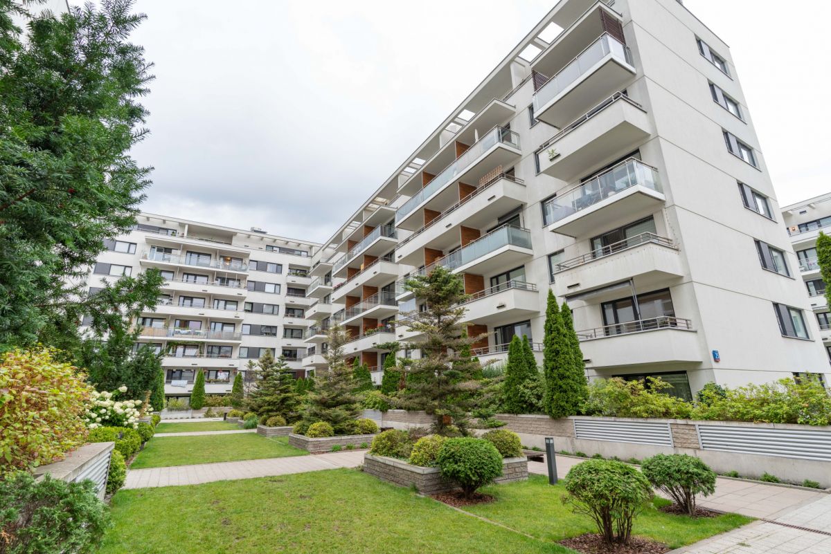 Warszawa · ul. Hery — 17