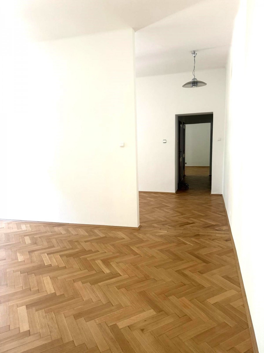 Warszawa · ul. Emilii Plater — 6