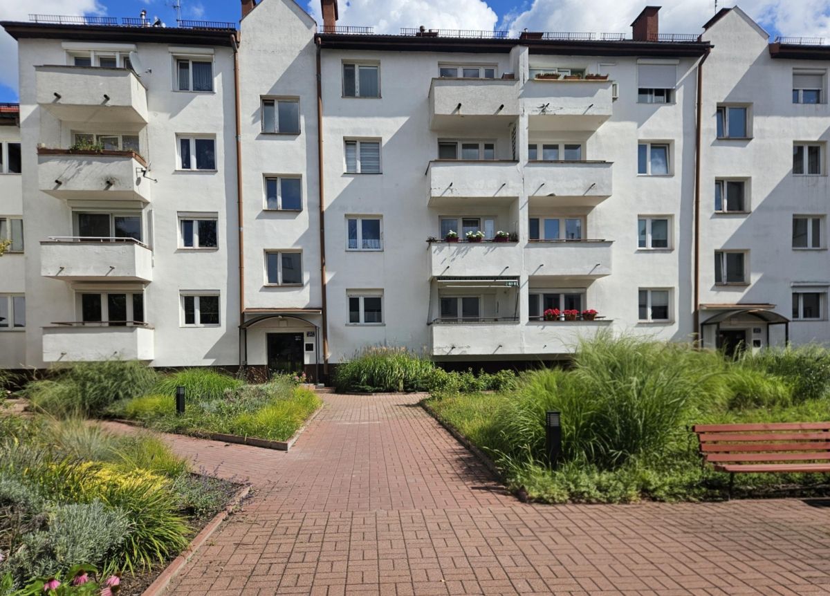 Warszawa · ul. Pod Lipą — 4