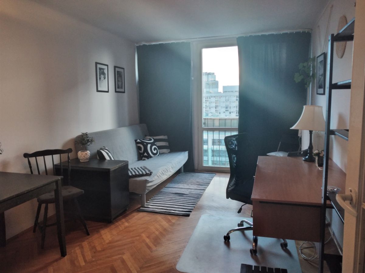 Warszawa · al. Aleja Jana Pawła II — 6