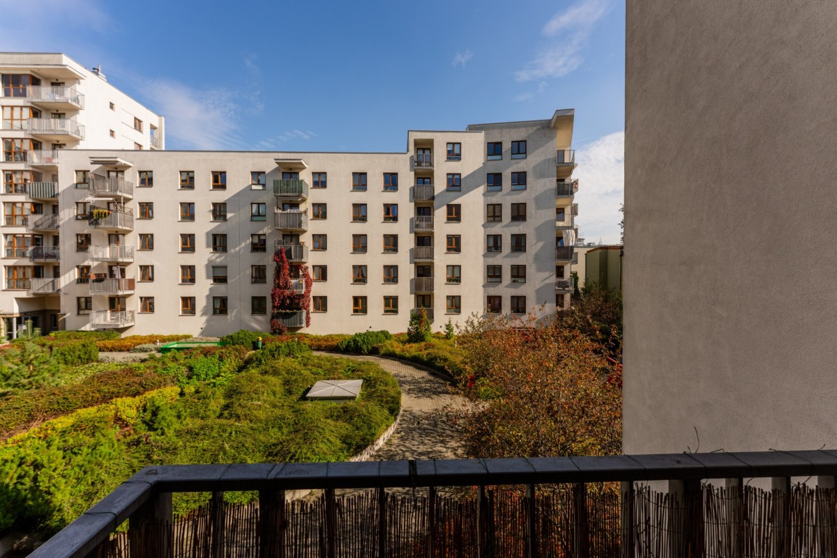Warszawa · ul. Zwycięzców — 21