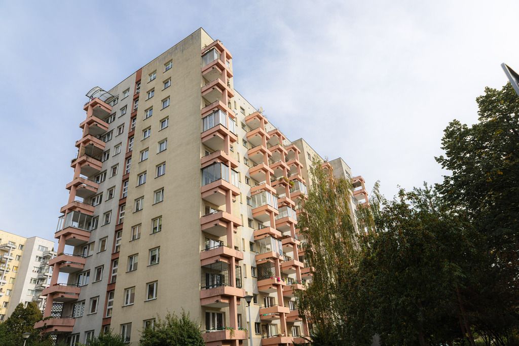 Warszawa · ul. gen. Romana Abrahama — 17