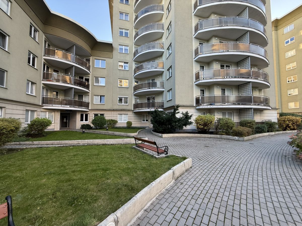 Warszawa · ul. Wielicka — 21
