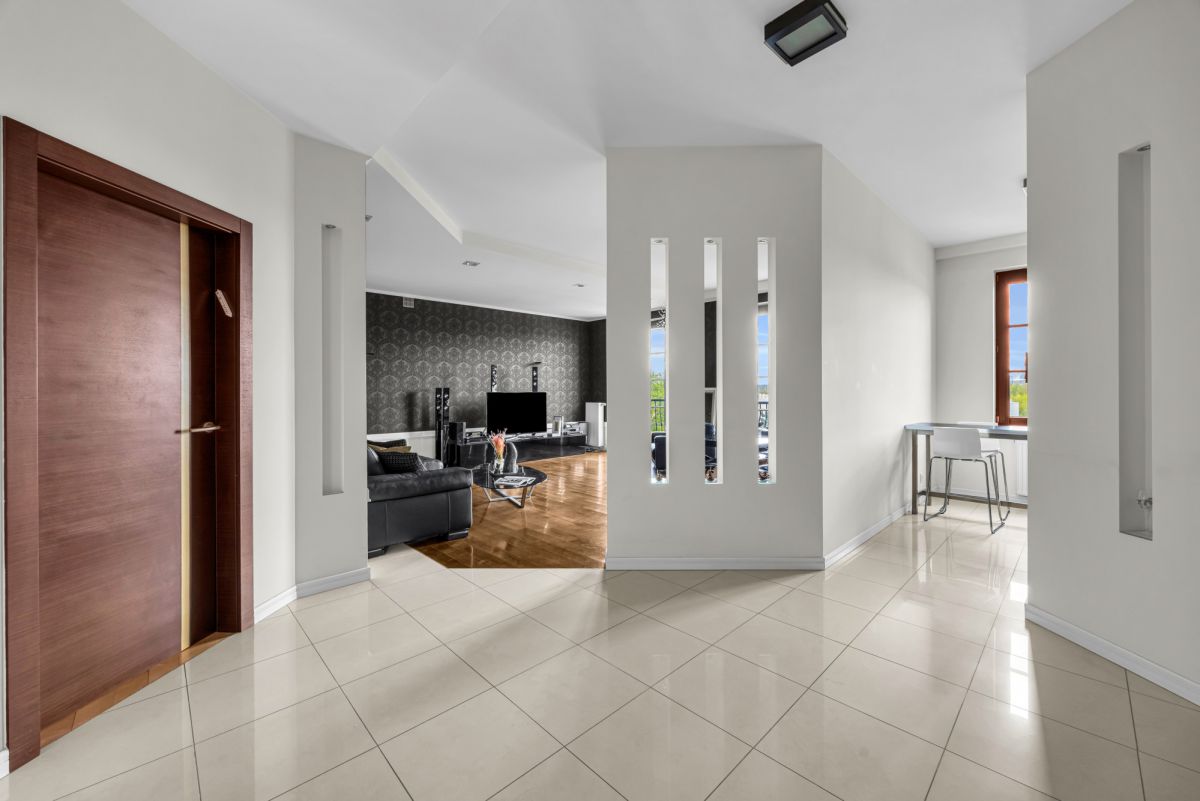 Warszawa · ul. Leszczyny — 9