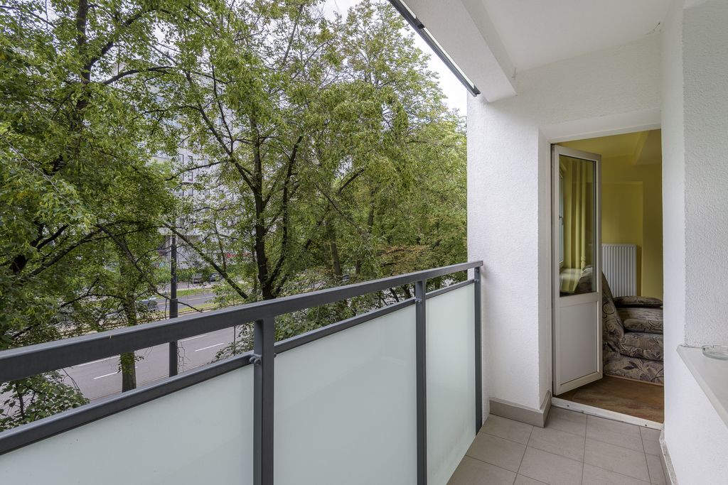 Warszawa · al. Aleja Jana Pawła II — 12