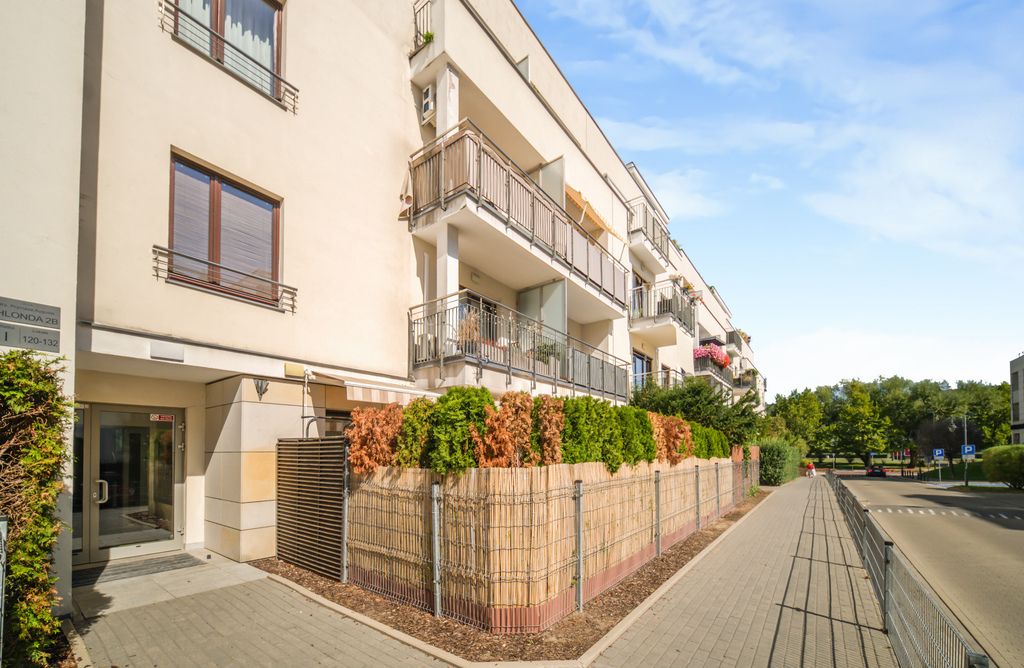 Warszawa · ul. Prymasa Augusta Hlonda — 23