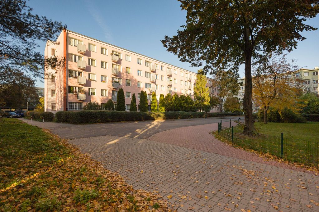 Warszawa · ul. Niegocińska — 16