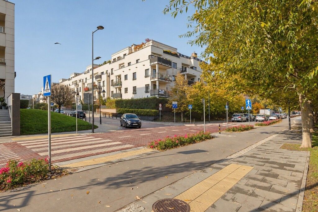 Warszawa · ul. Prymasa Augusta Hlonda — 20