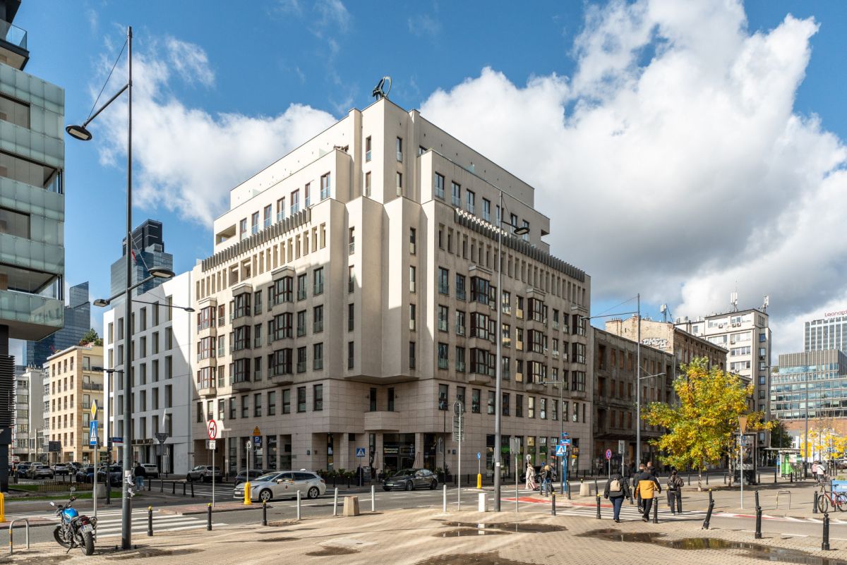 Warszawa · ul. Żelazna — 16