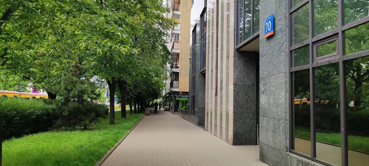 Warszawa · al. Aleja Jana Pawła II — 8