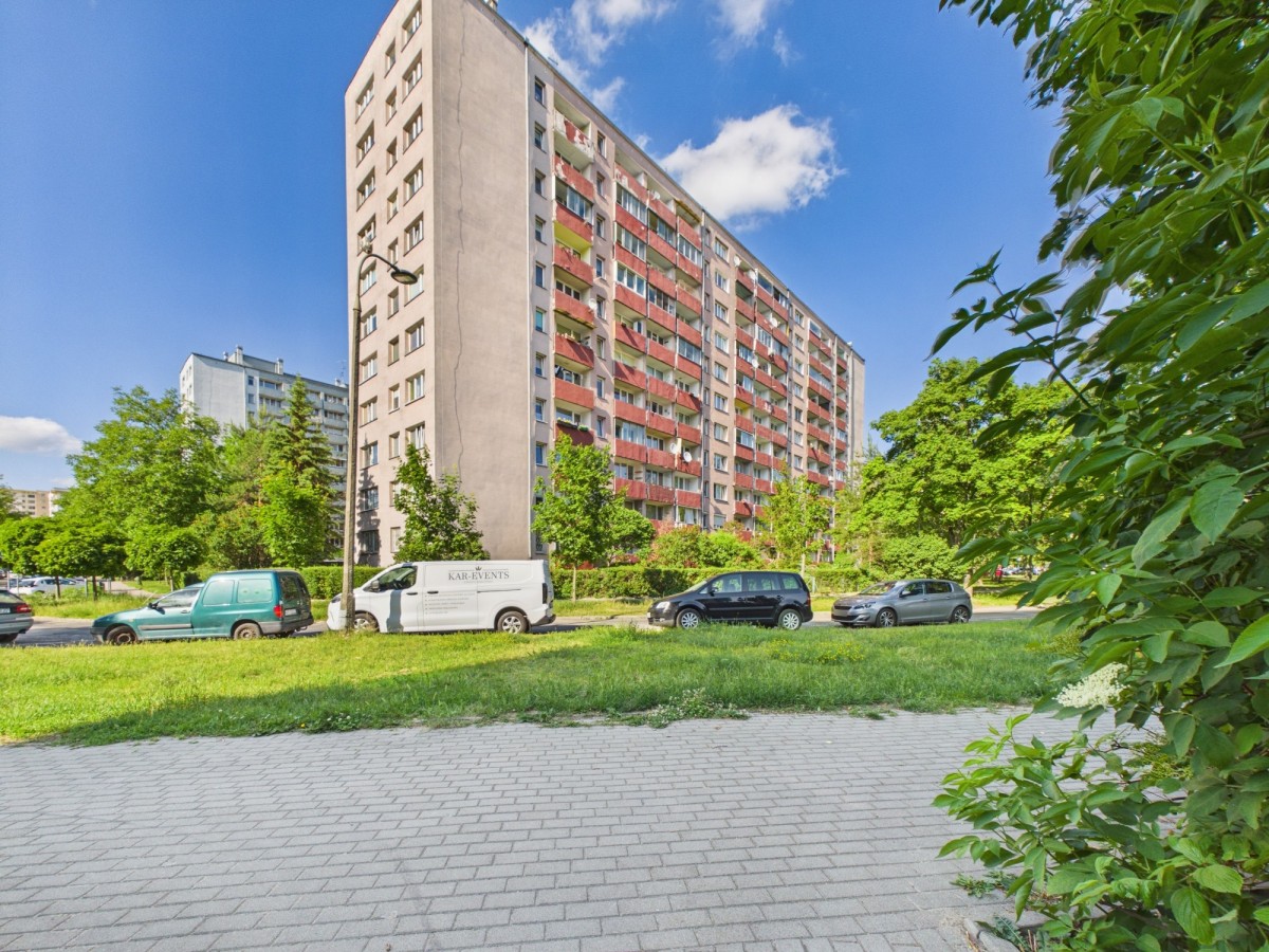 Warszawa · ul. Oskara Langego — 8