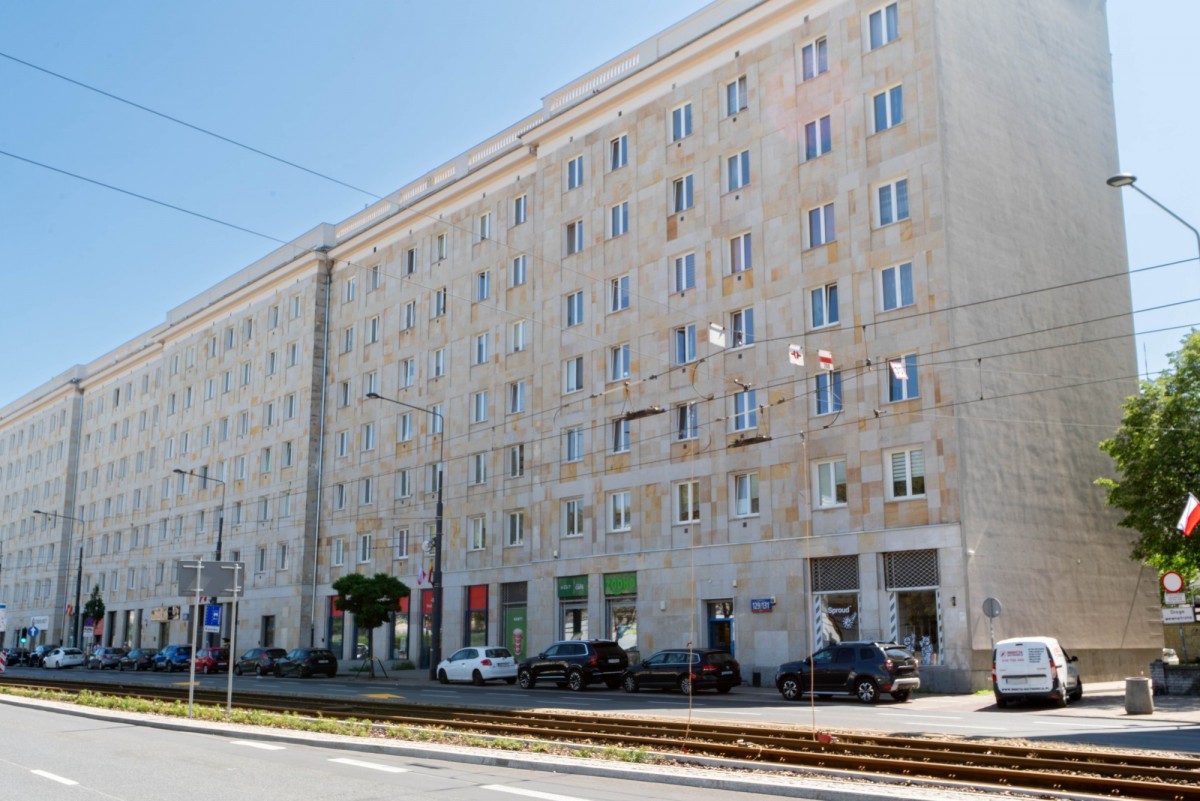 Warszawa · al. Aleja Solidarności — 12