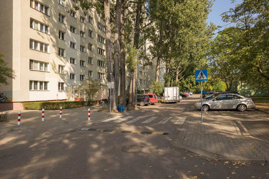 Warszawa · ul. Katalońska — 11