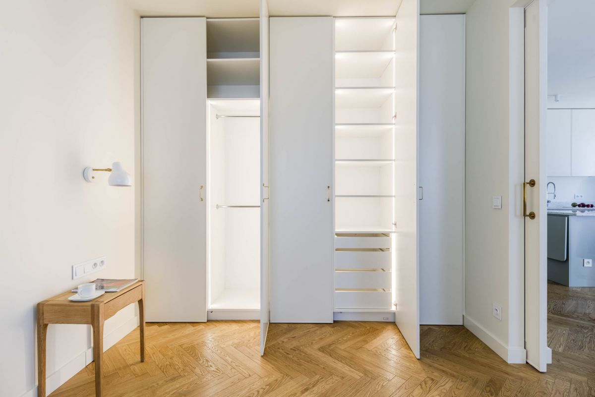 Warszawa · pl. Plac Przymierza — 7