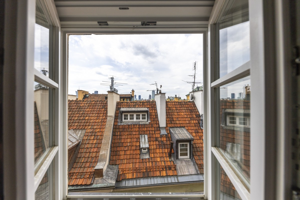 Warszawa · ul. Świętojańska — 16