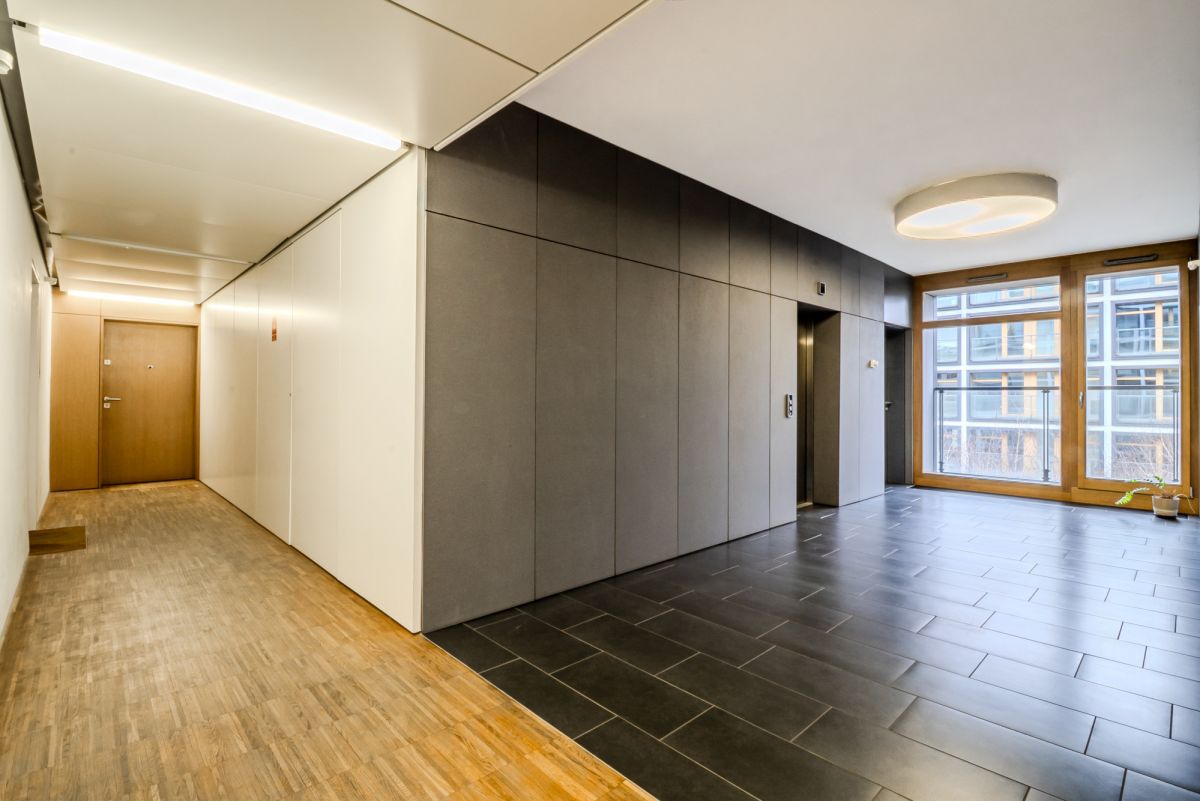 Warszawa · ul. Kolejowa — 12