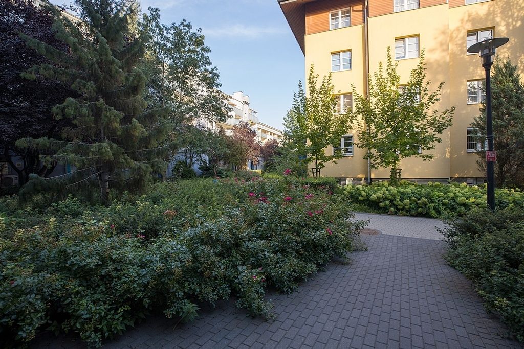 Warszawa · ul. Jana Kochanowskiego — 22