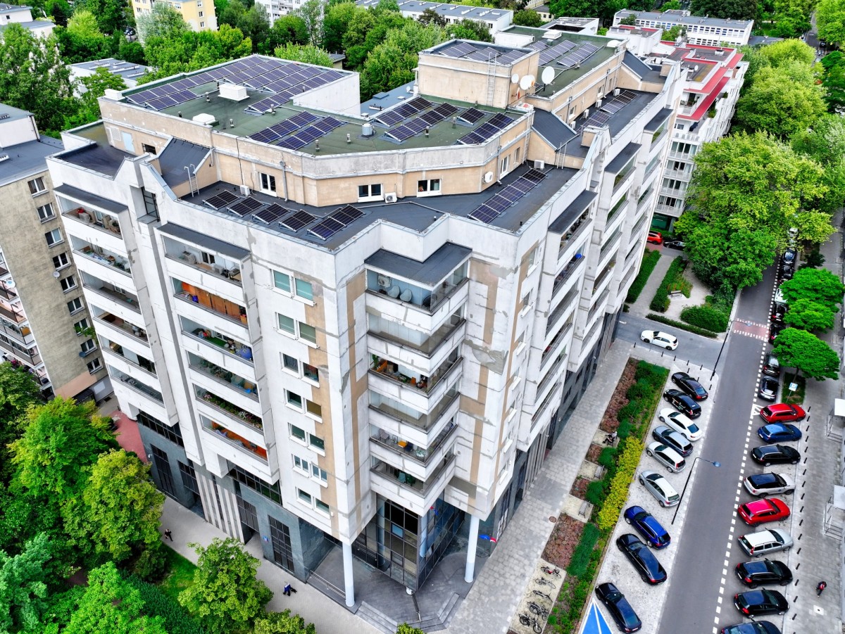 Warszawa · al. Aleja Jana Pawła II — 18