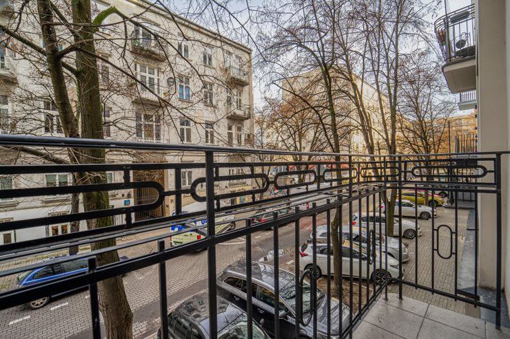 Warszawa · ul. Radna — 11