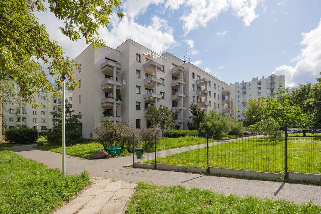 Warszawa · ul. Powązkowska — 17