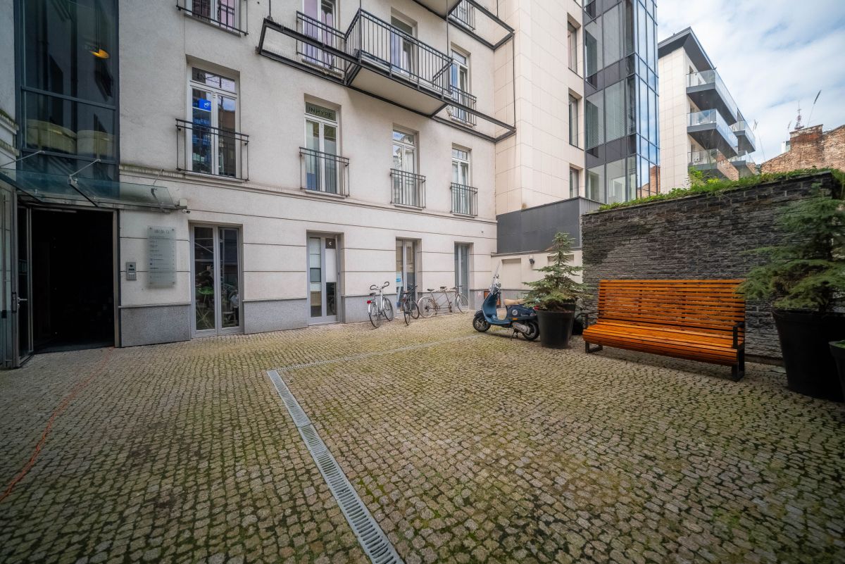 Warszawa · ul. Wilcza — 18