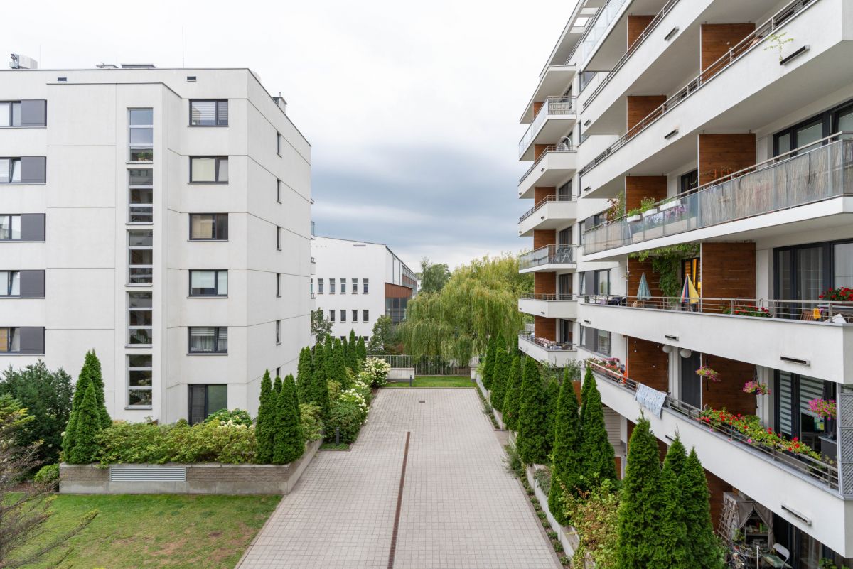 Warszawa · ul. Hery — 15