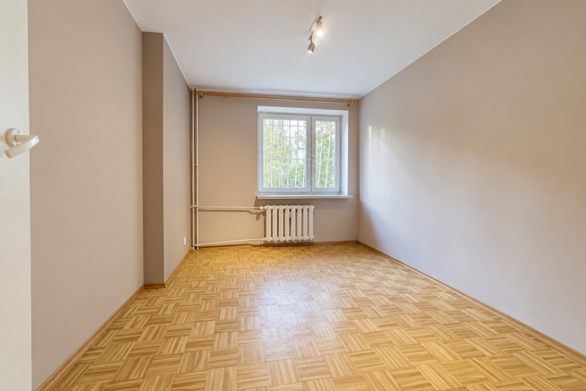 Warszawa · ul. Zapustna — 2