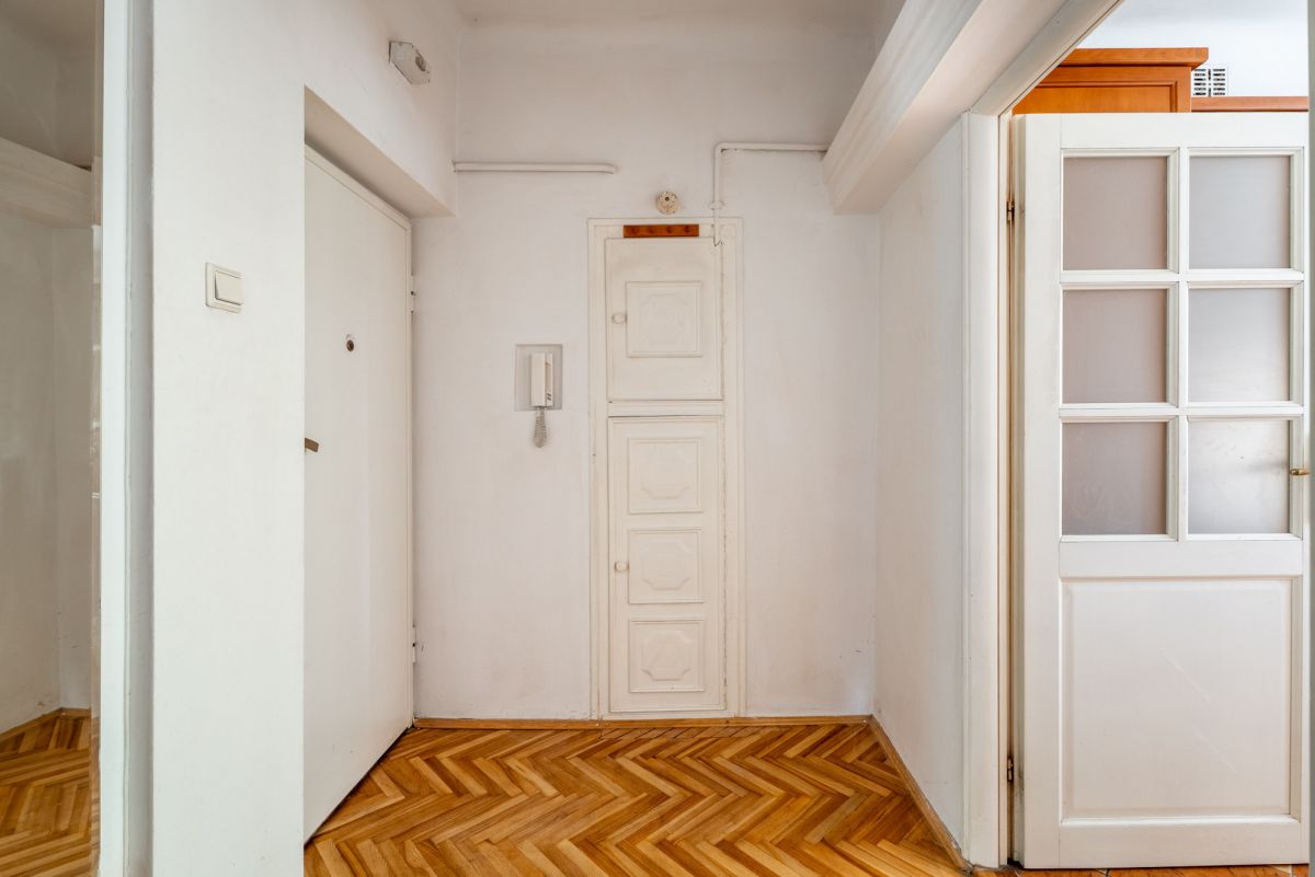 Warszawa · ul. Obrońców — 5