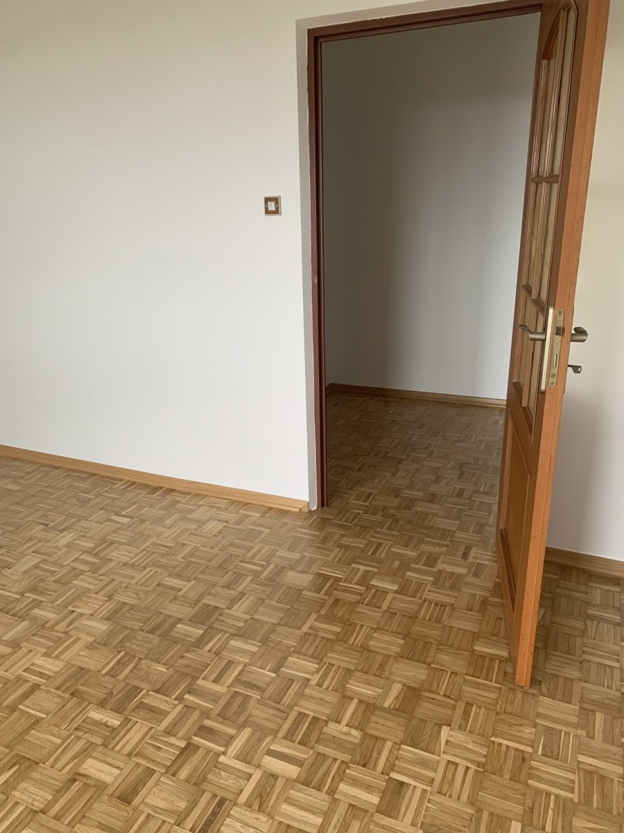 Warszawa · ul. Samolotowa — 8
