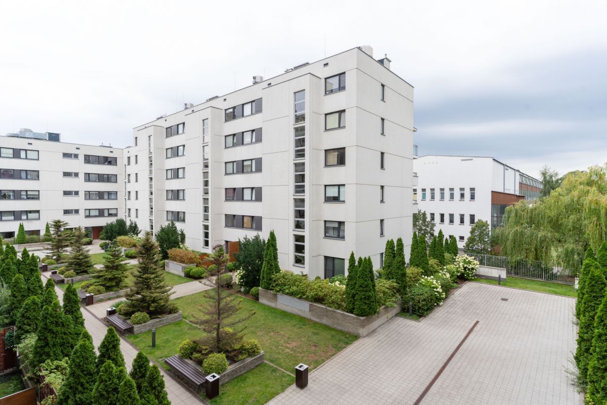Warszawa · ul. Hery — 14
