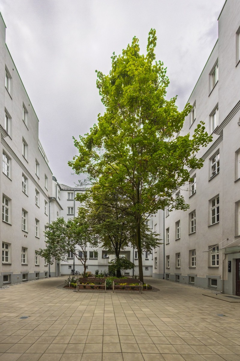 Warszawa · ul. Poznańska — 17