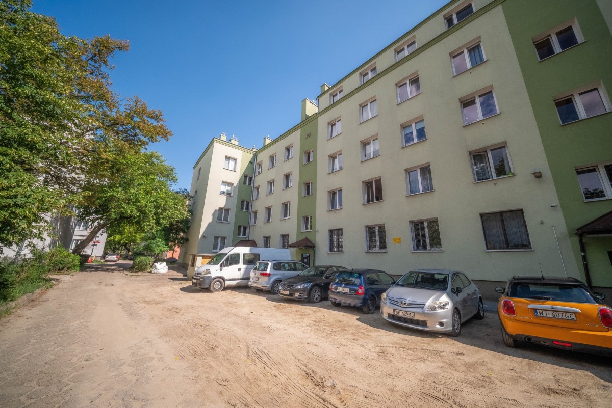 Warszawa · al. Aleja Jerzego Waszyngtona — 15